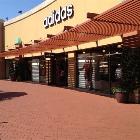 Adidas store Chicago premium outlets